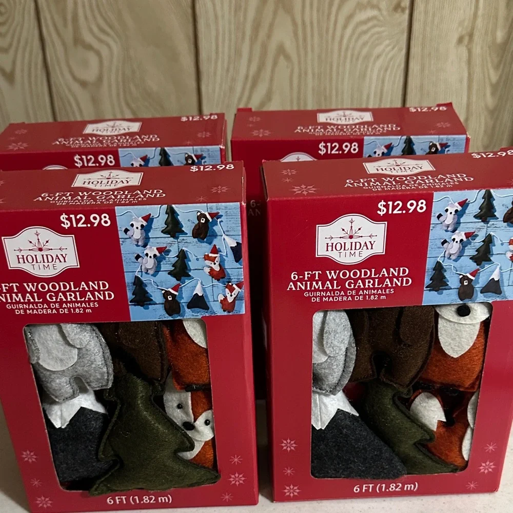 Holiday Time Festive Animal Garland with Green and Brown Set of 4 NIB